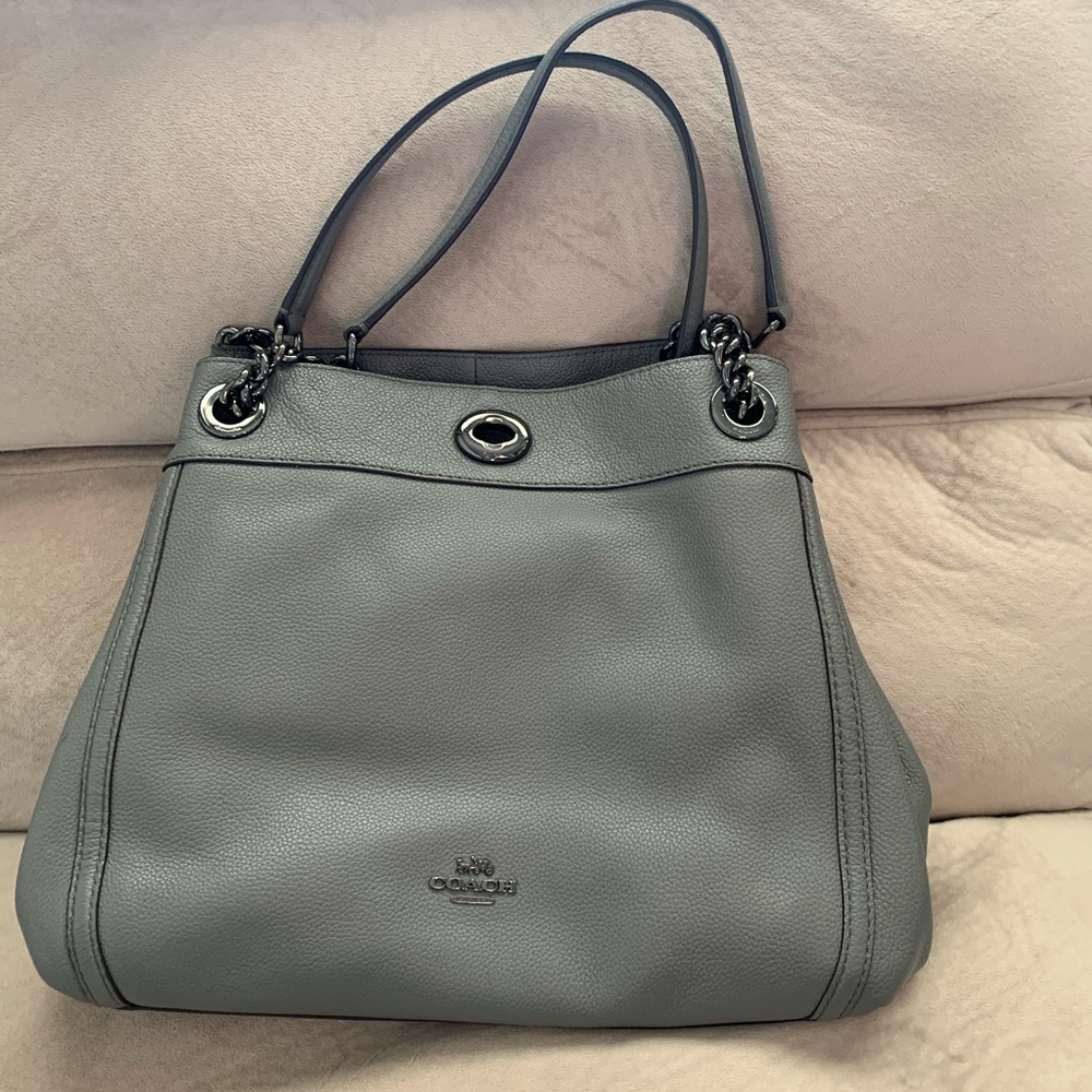 beautiful coach shoulder bag